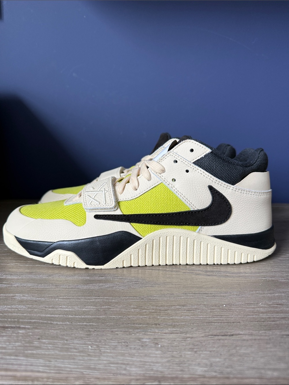 Jordan Jumpman Jack TR Travis Scott Bright Cactus. Mens 12.